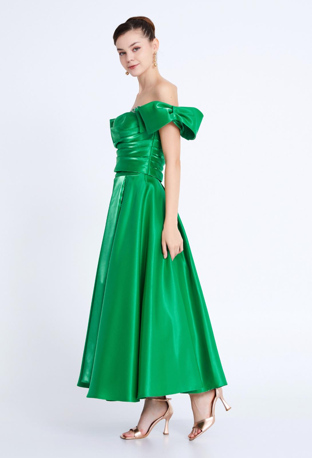 Emerald Radiance Chiffon Gala Gown
